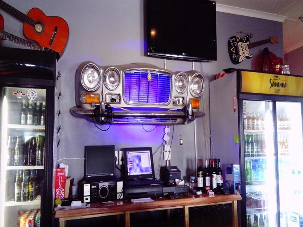 Barrel And Blues Inn Swellendam Dış mekan fotoğraf